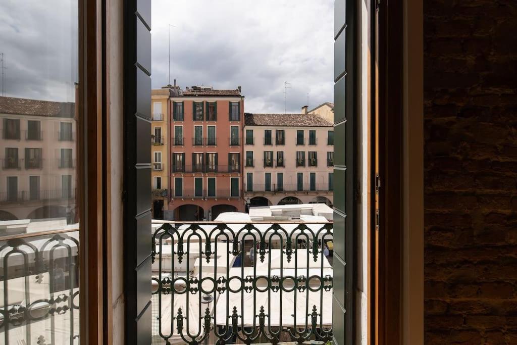 Enjoy Home - Appartamento Orologio, Piazza Dei Signori Πάδοβα Εξωτερικό φωτογραφία